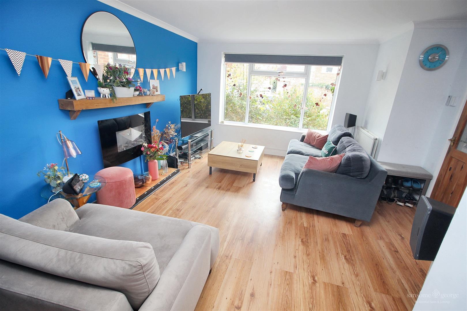 Tree Close, Tilehurst, Reading